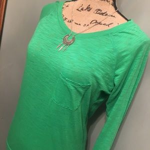 EXPRESS ☘️ green 3/4 sleeve shirt ☘️